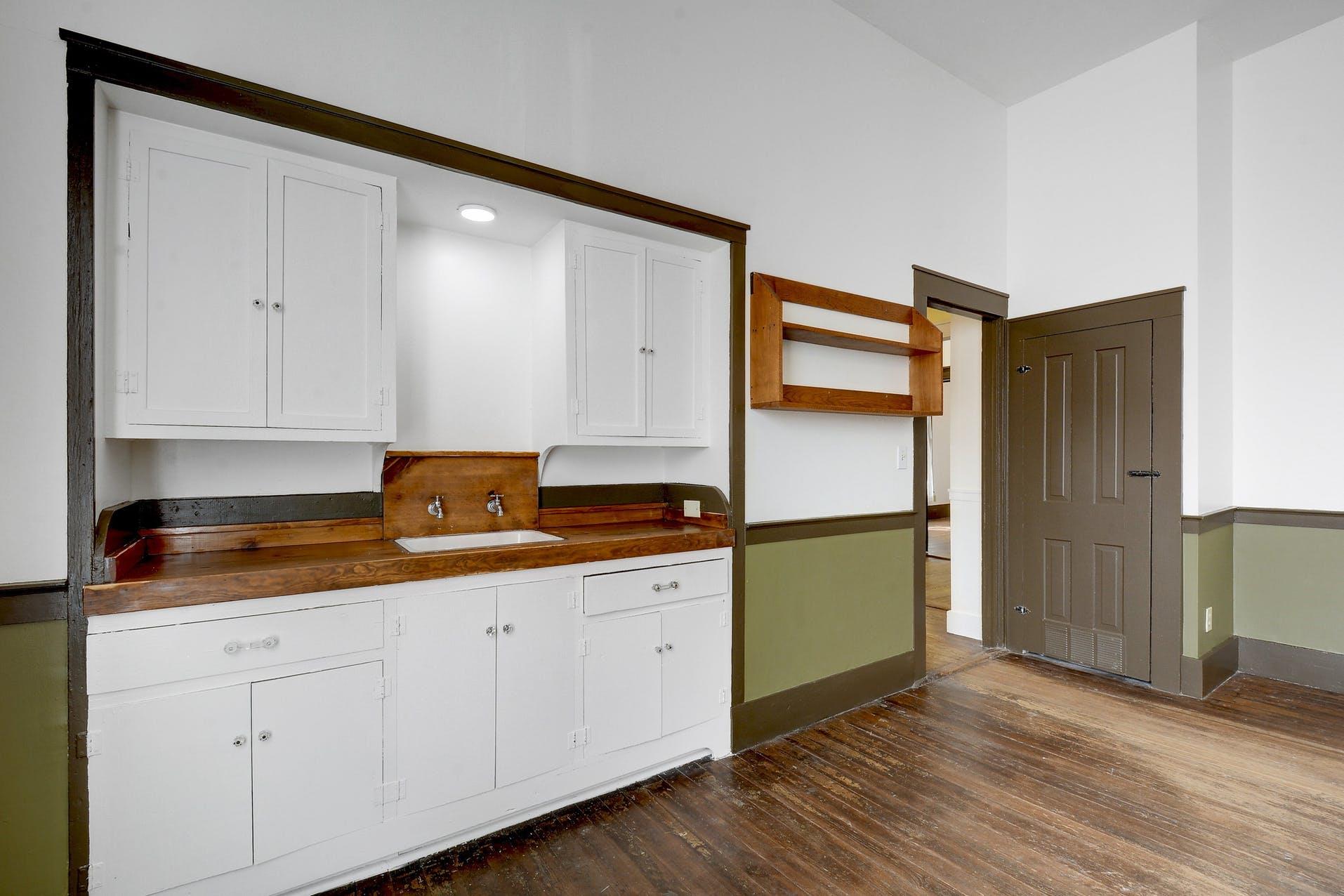 304 Olive St, Smithville, TX 78957