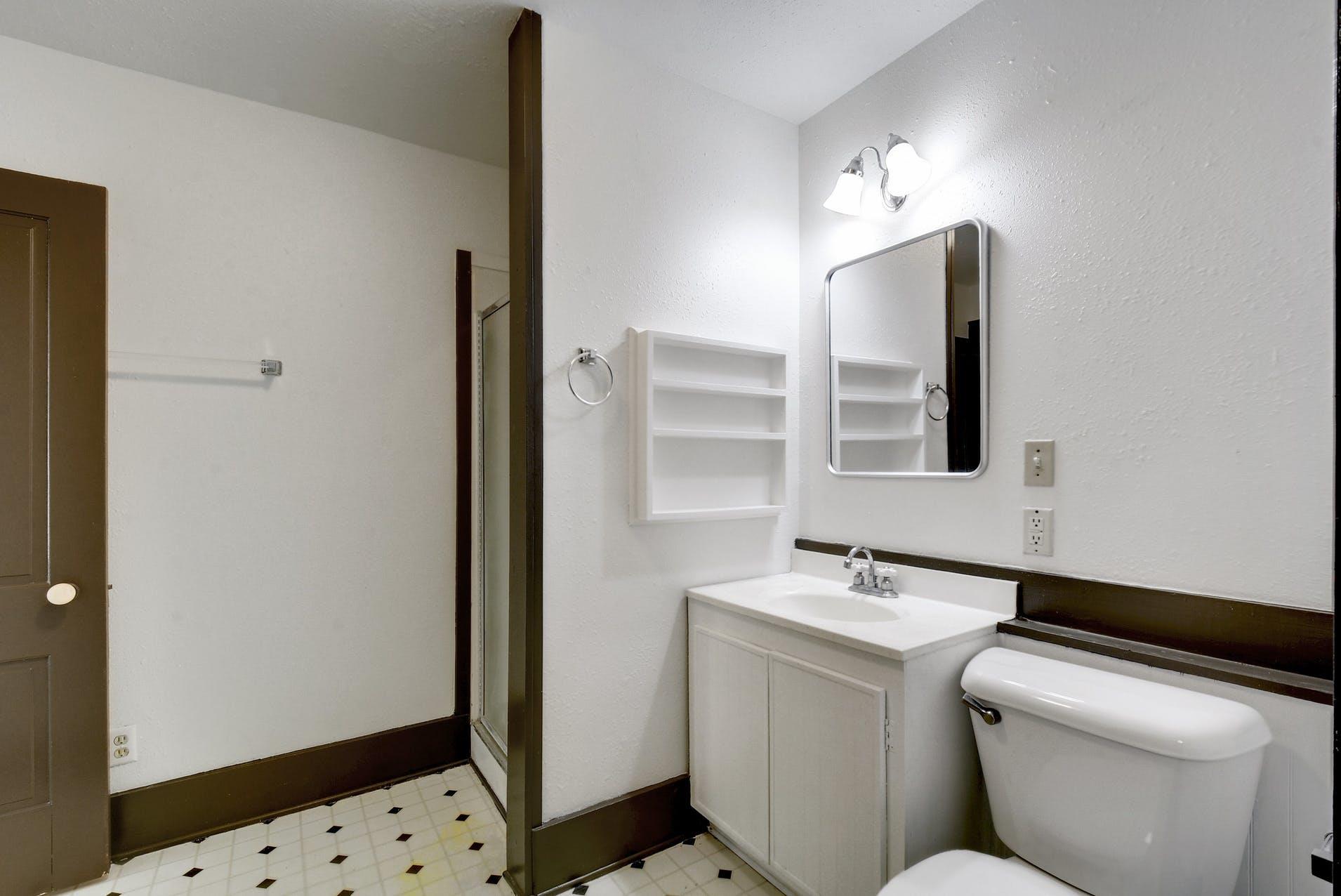 304 Olive St, Smithville, TX 78957