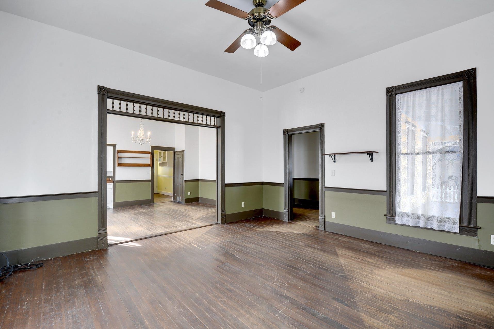 304 Olive St, Smithville, TX 78957