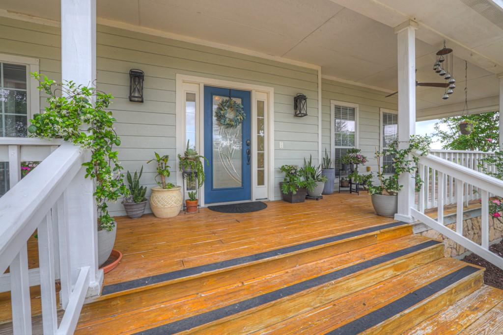 100 Little El Paso Rd, Martindale, TX 78655