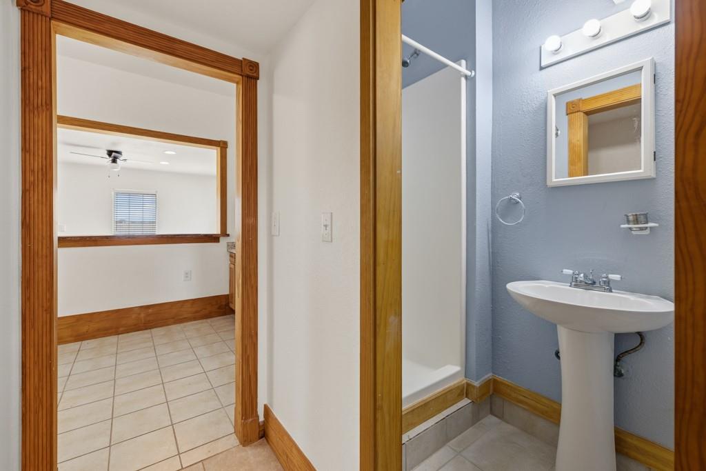 100 Little El Paso Rd, Martindale, TX 78655