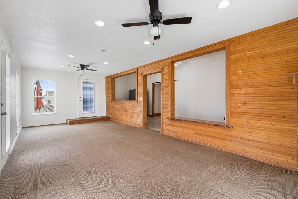 100 Little El Paso Rd, Martindale, TX 78655