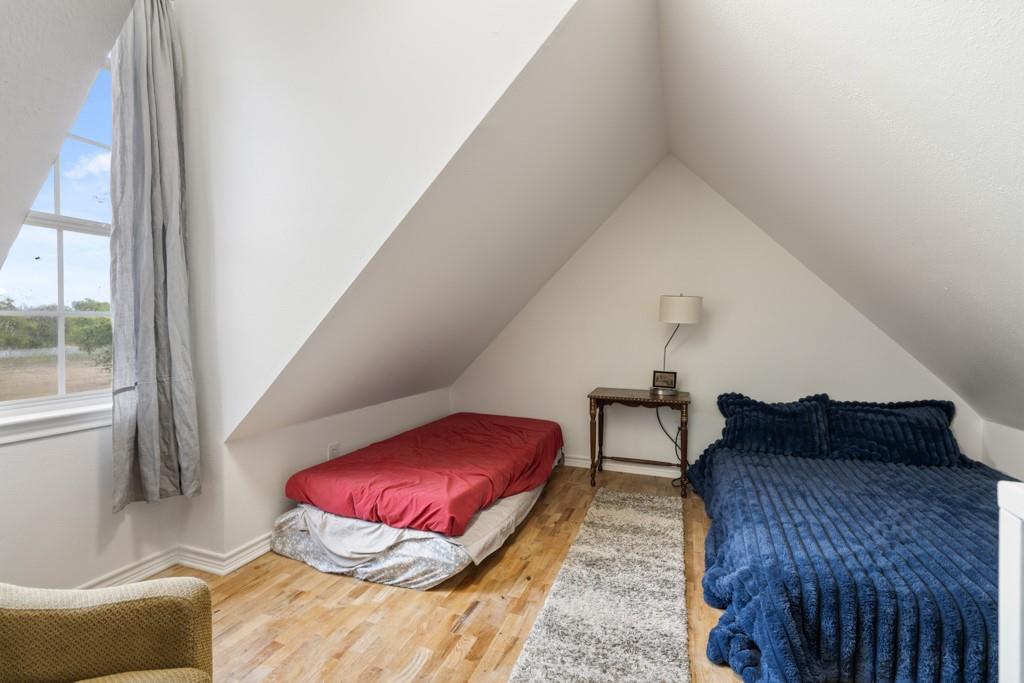 100 Little El Paso Rd, Martindale, TX 78655