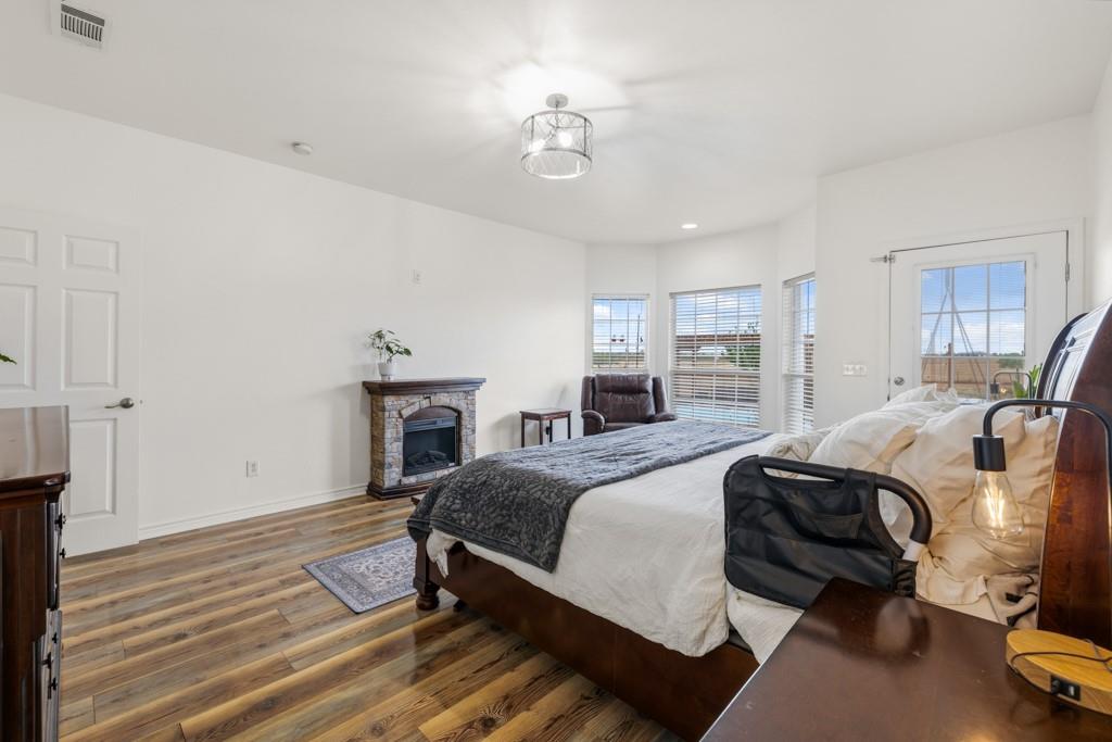 100 Little El Paso Rd, Martindale, TX 78655