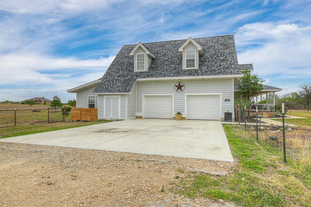 100 Little El Paso Rd, Martindale, TX 78655