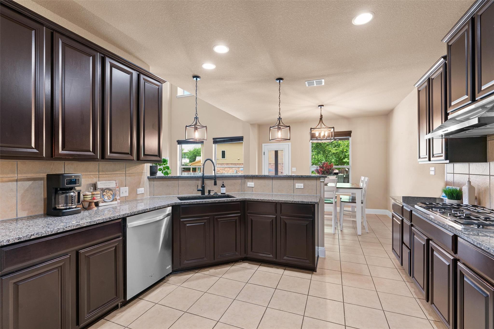 200 Lake Livingston Dr, Georgetown, TX 78628