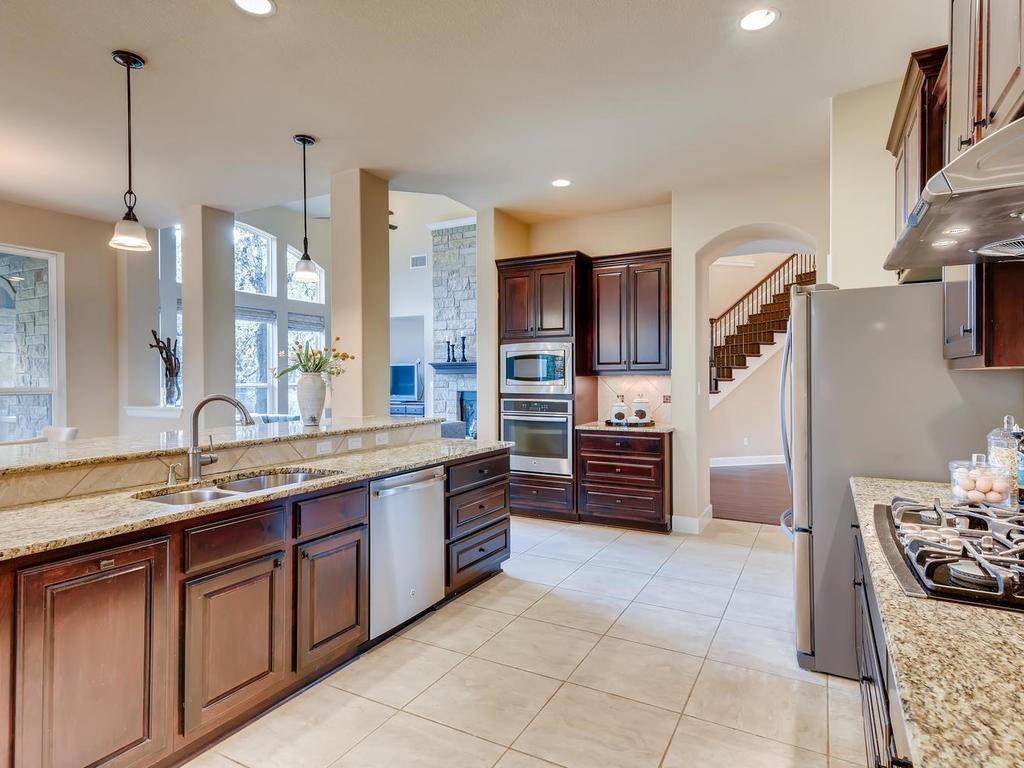 215 REVEILLE Rd, Austin, TX 78746