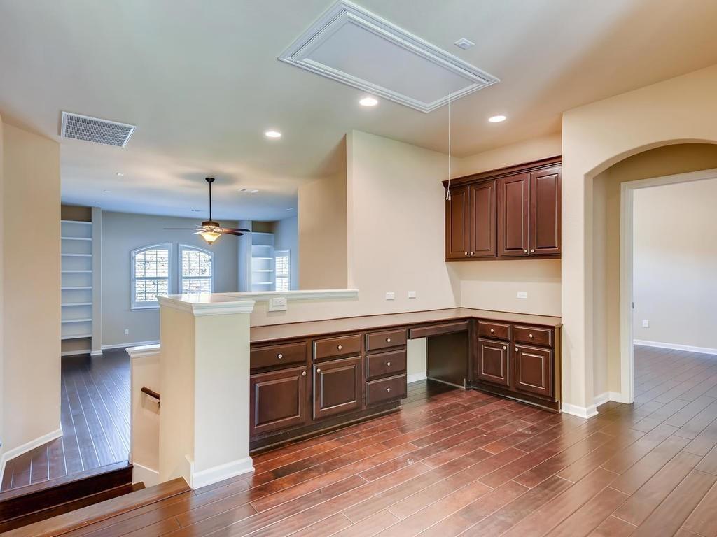 215 REVEILLE Rd, Austin, TX 78746