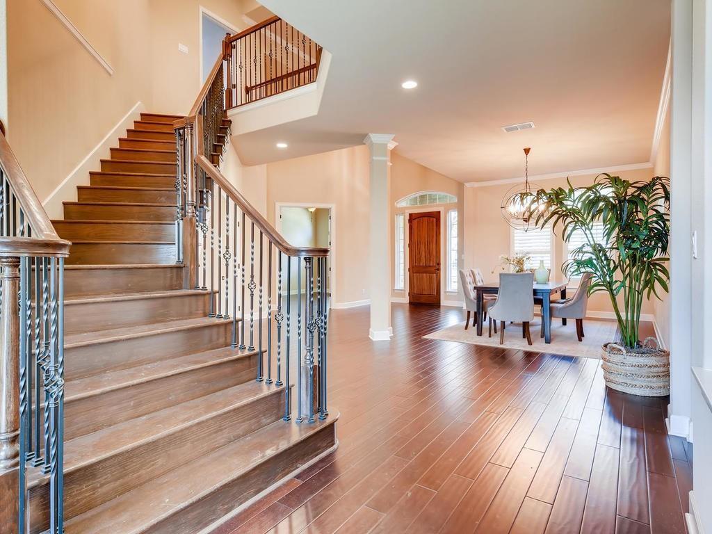 215 REVEILLE Rd, Austin, TX 78746