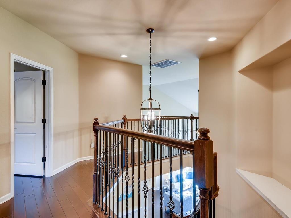 215 REVEILLE Rd, Austin, TX 78746