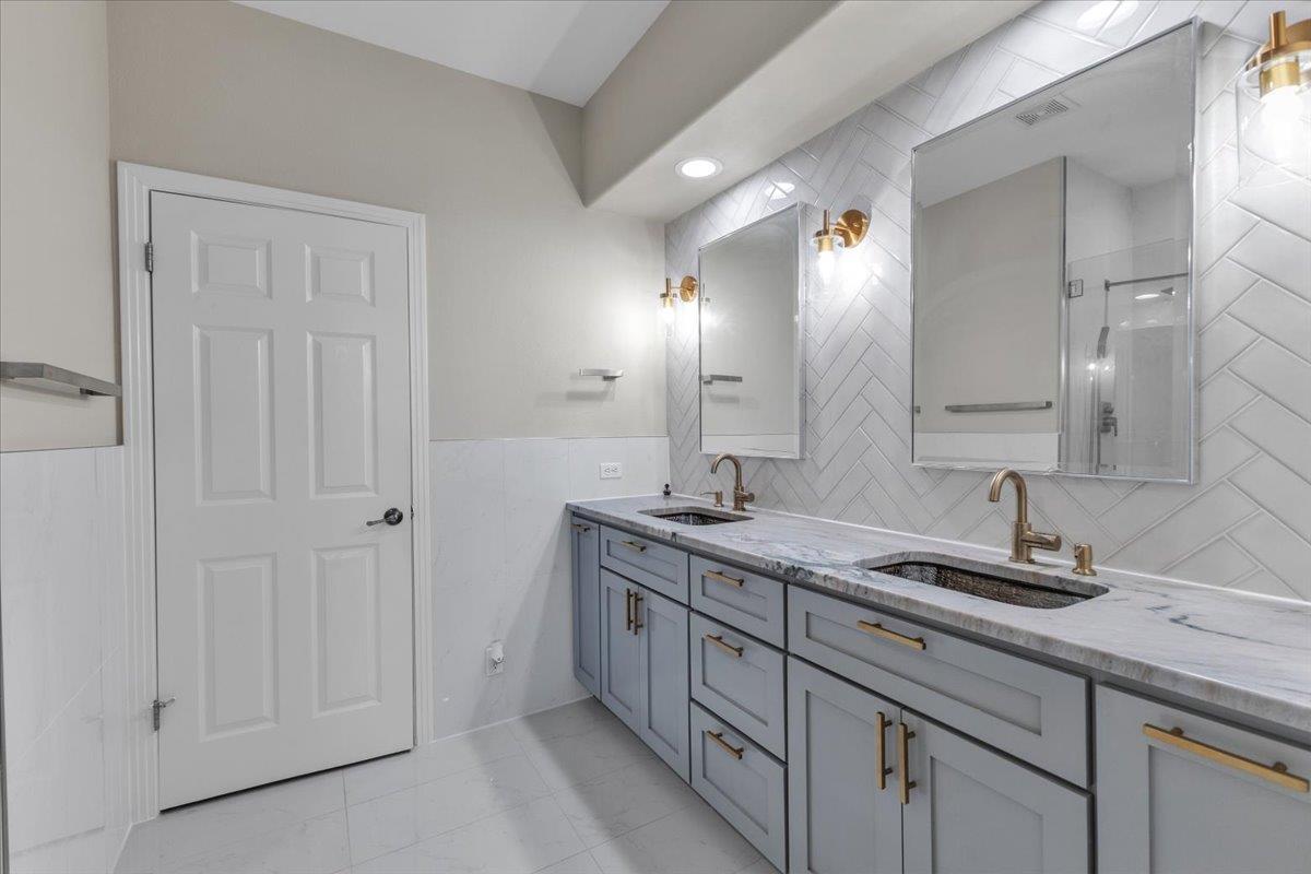 11558 Spicewood Pkwy # 18, Austin, TX 78750