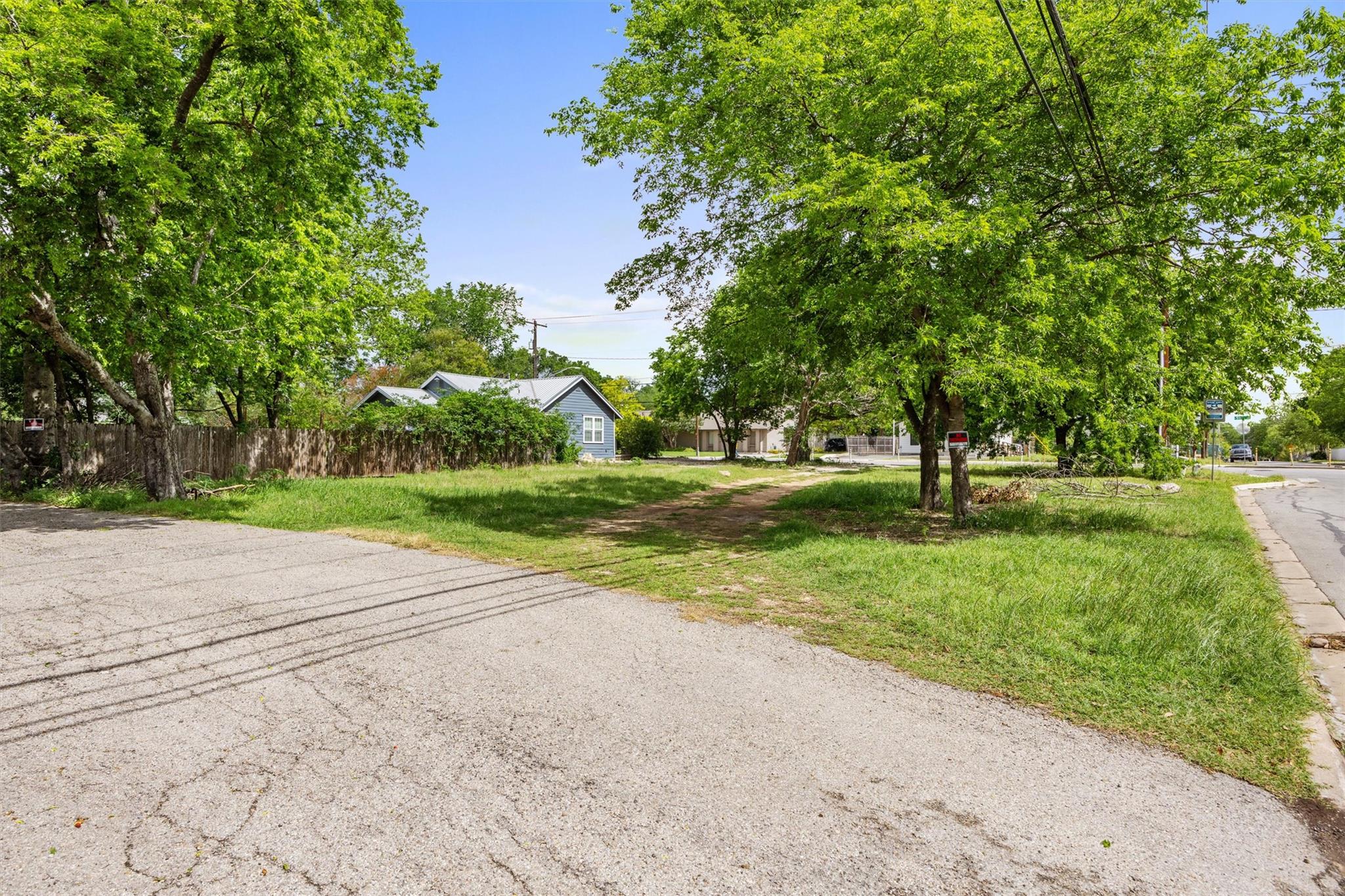 945 E 51st St, Austin, TX 78751