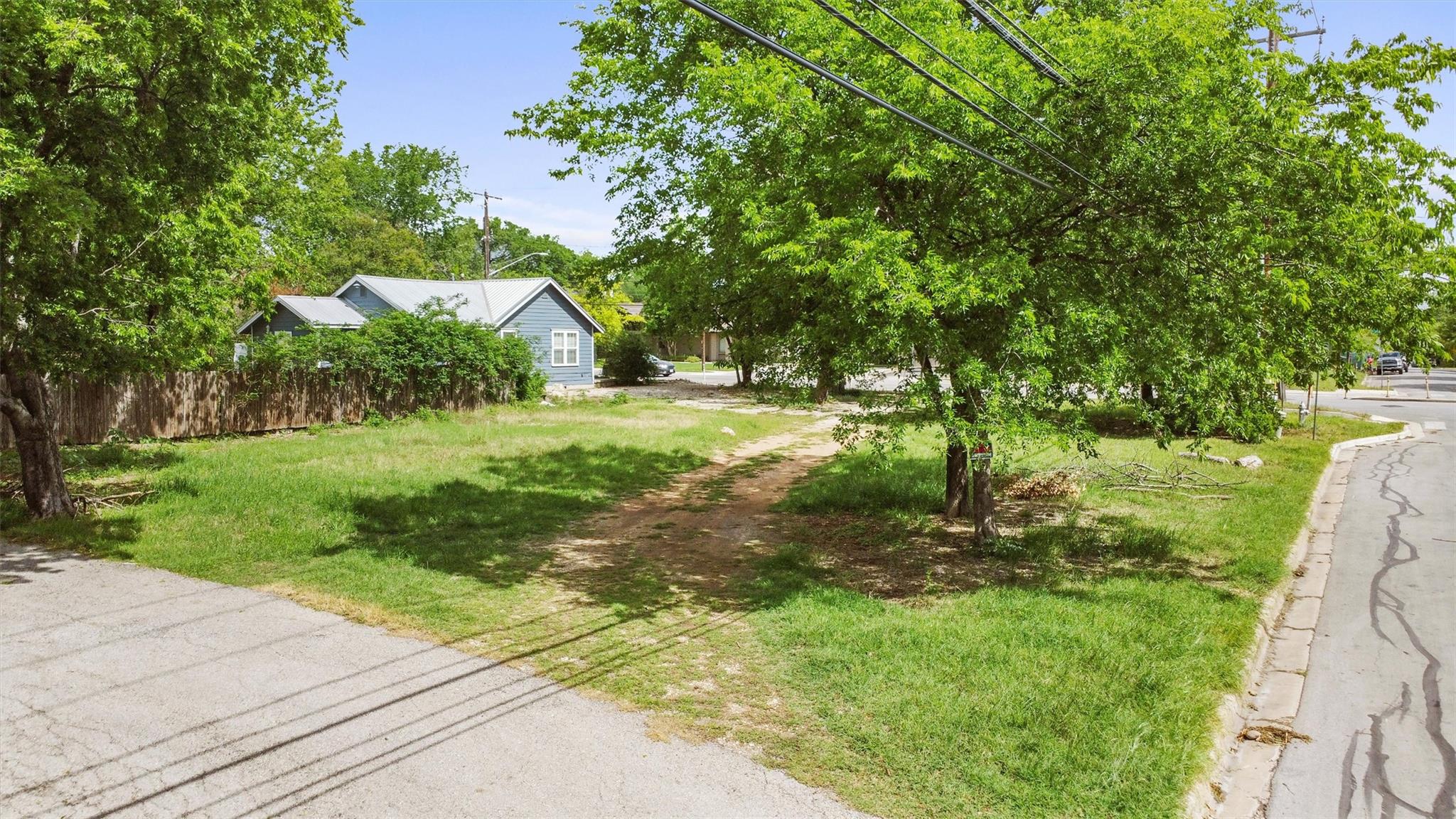 945 E 51st St, Austin, TX 78751