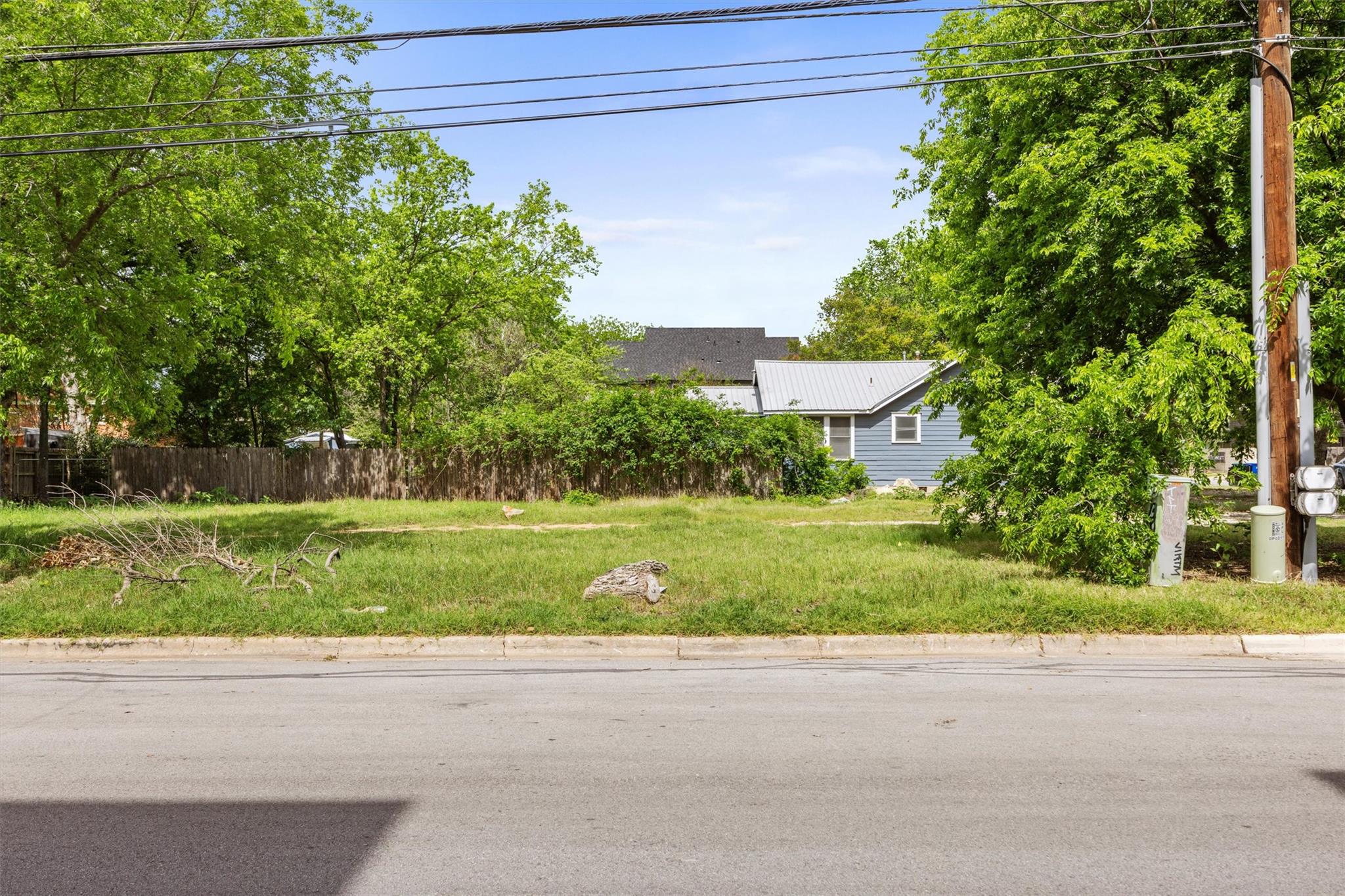 945 E 51st St, Austin, TX 78751