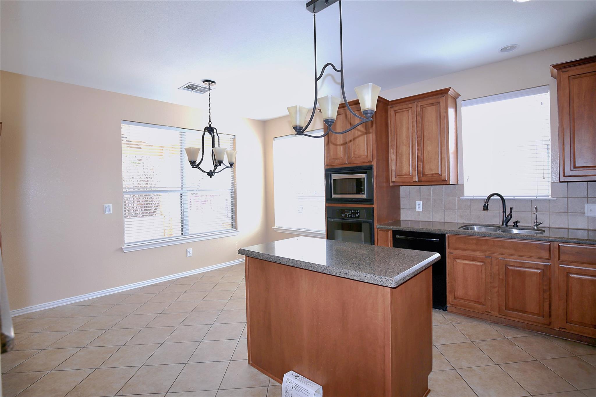 2002 Singing Hls, Leander, TX 78641