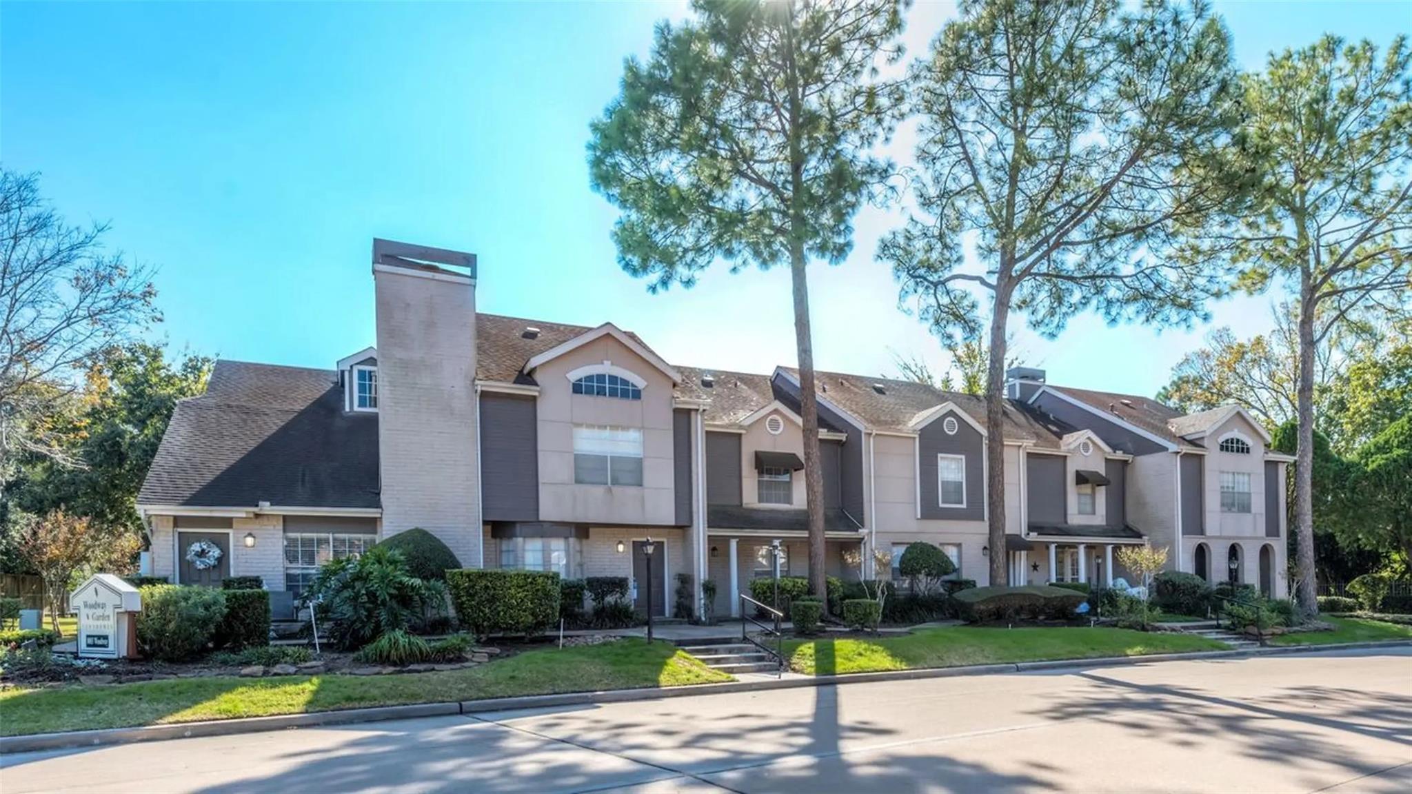 8003 Woodway Dr # 61, Houston, TX 77063