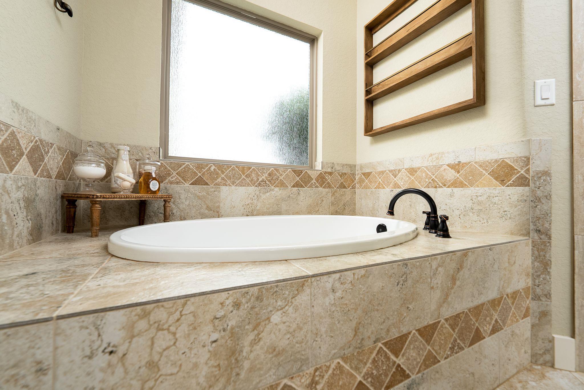 1980 County Road 361, La Vernia, TX 78121