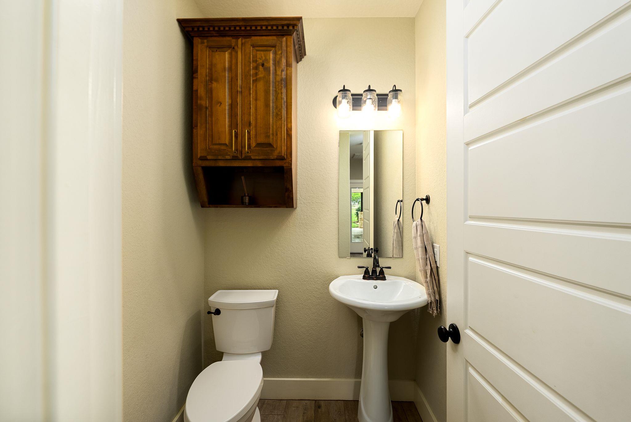 1980 County Road 361, La Vernia, TX 78121