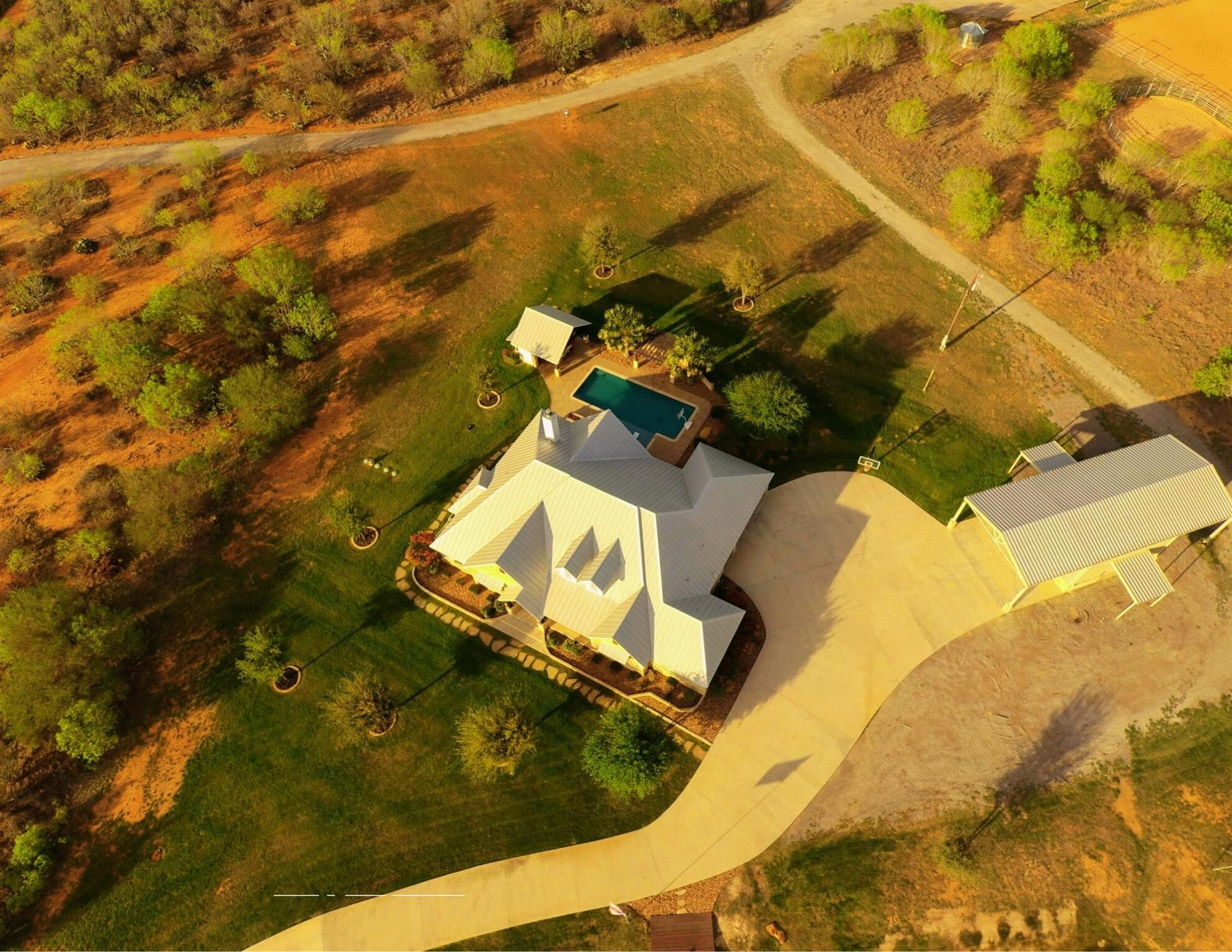 1980 County Road 361, La Vernia, TX 78121