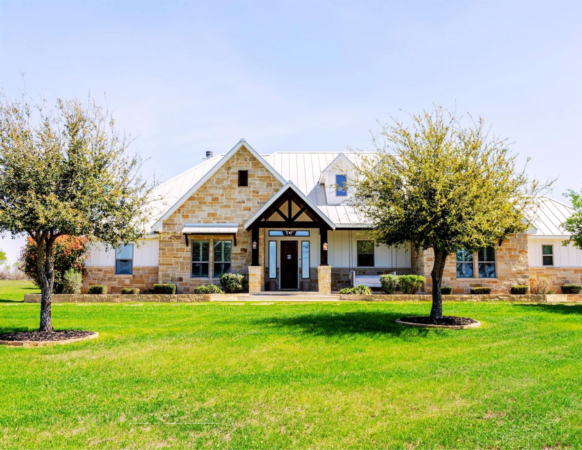 1980 County Road 361, La Vernia, TX 78121