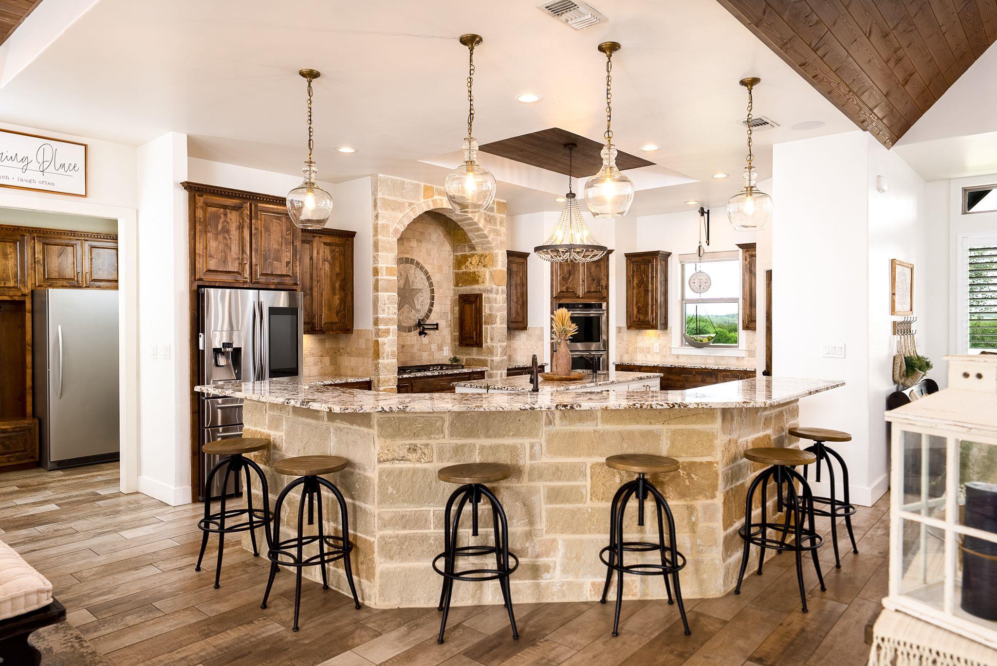 1980 County Road 361, La Vernia, TX 78121