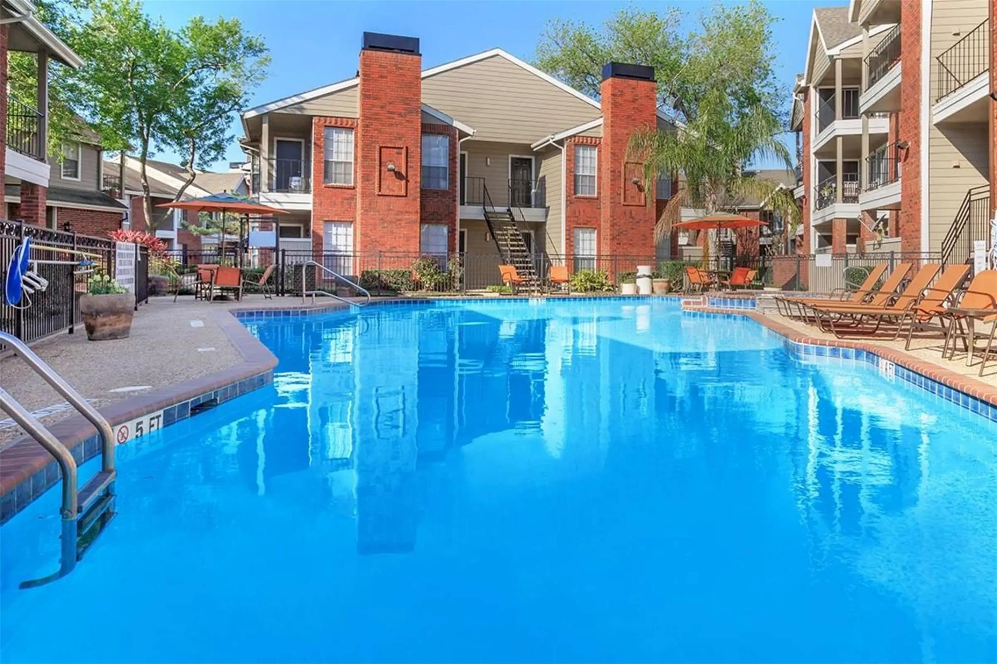 8110 S Creekbend Dr # 305, Houston, TX 77071