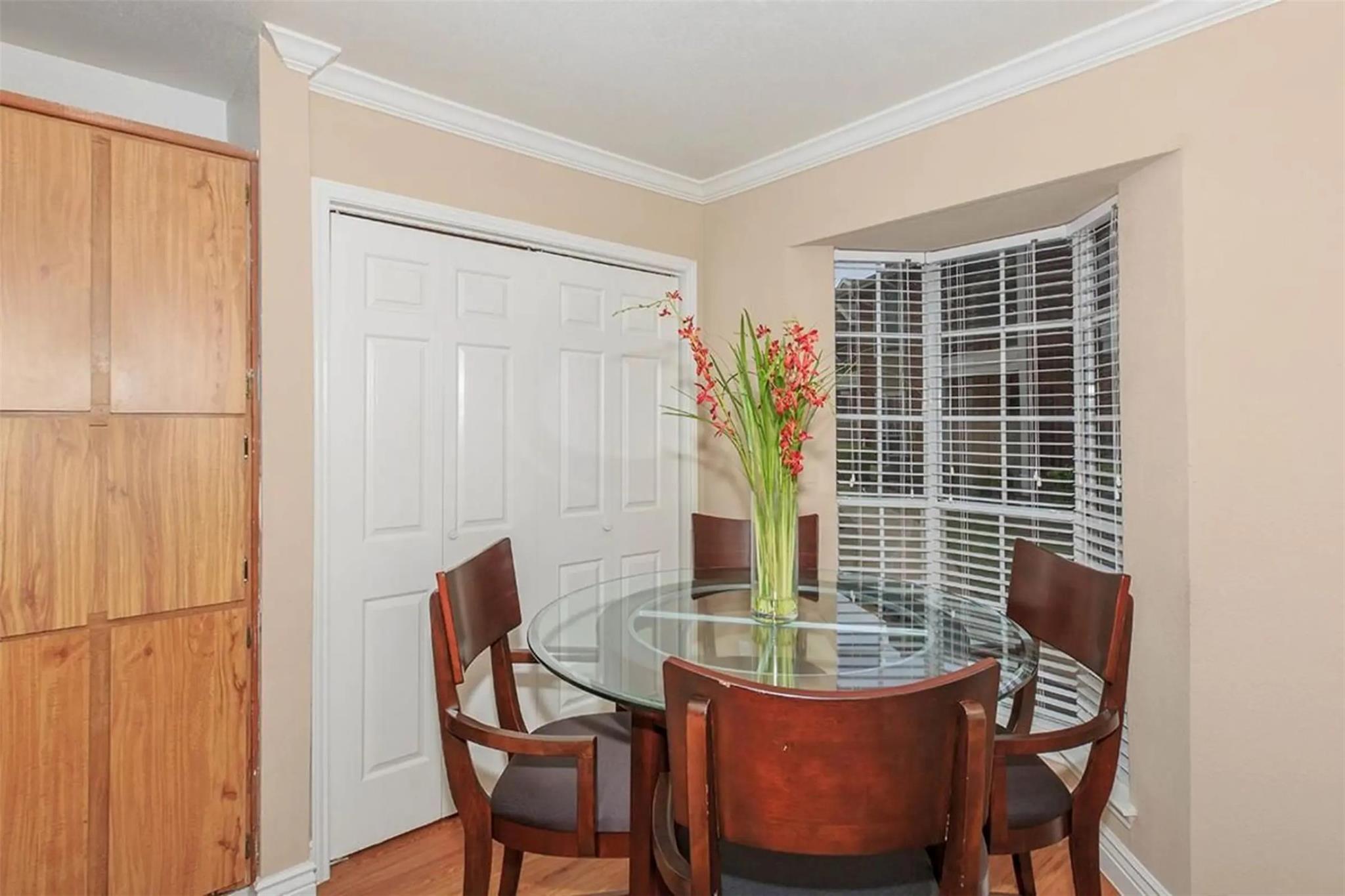 8110 S Creekbend Dr # 305, Houston, TX 77071