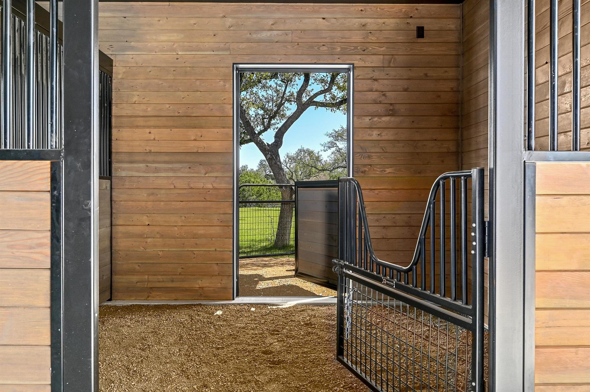 475 Happy Trl, Dripping Springs, TX 78620