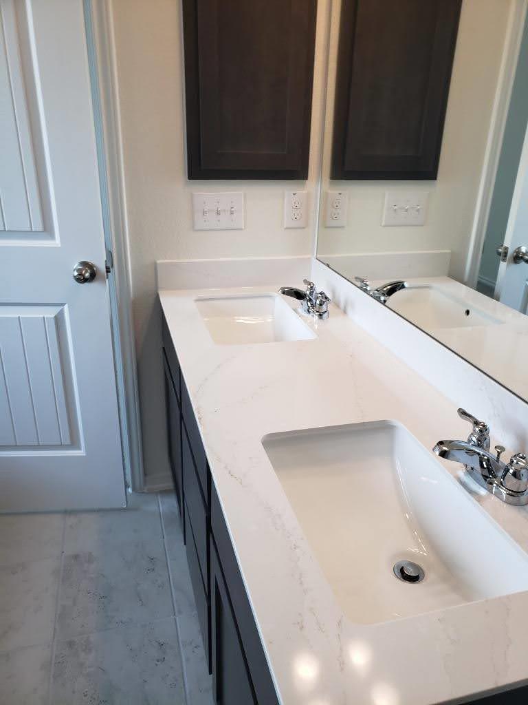 1824 Stinnett Dr, Leander, TX 78641