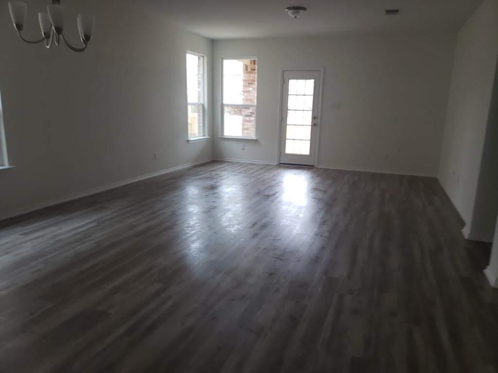 1824 Stinnett Dr, Leander, TX 78641