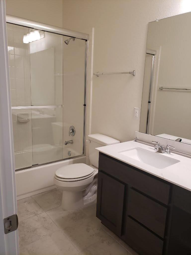 1824 Stinnett Dr, Leander, TX 78641