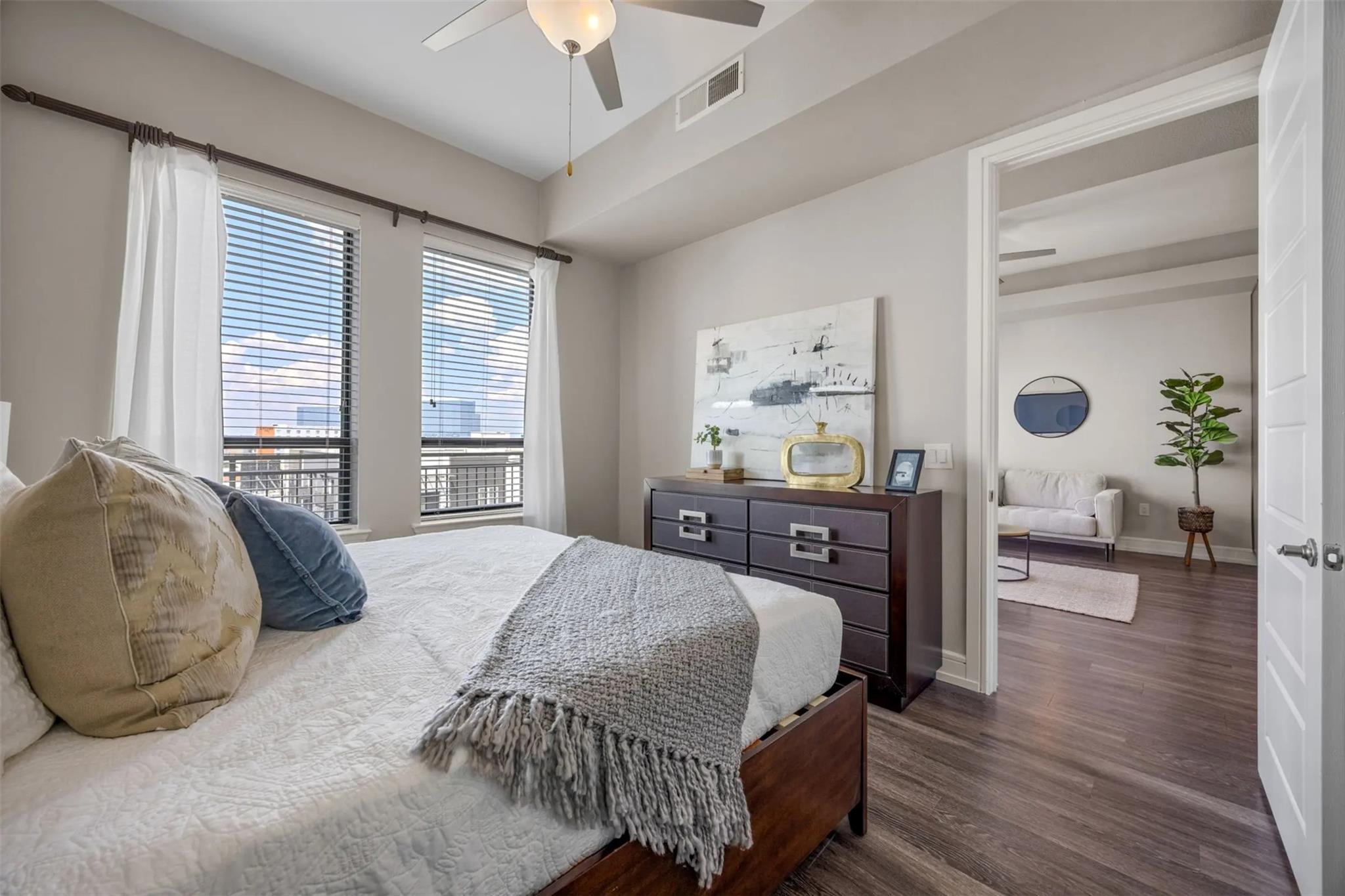 3201 Esperanza Xing # 320, Austin, TX 78758