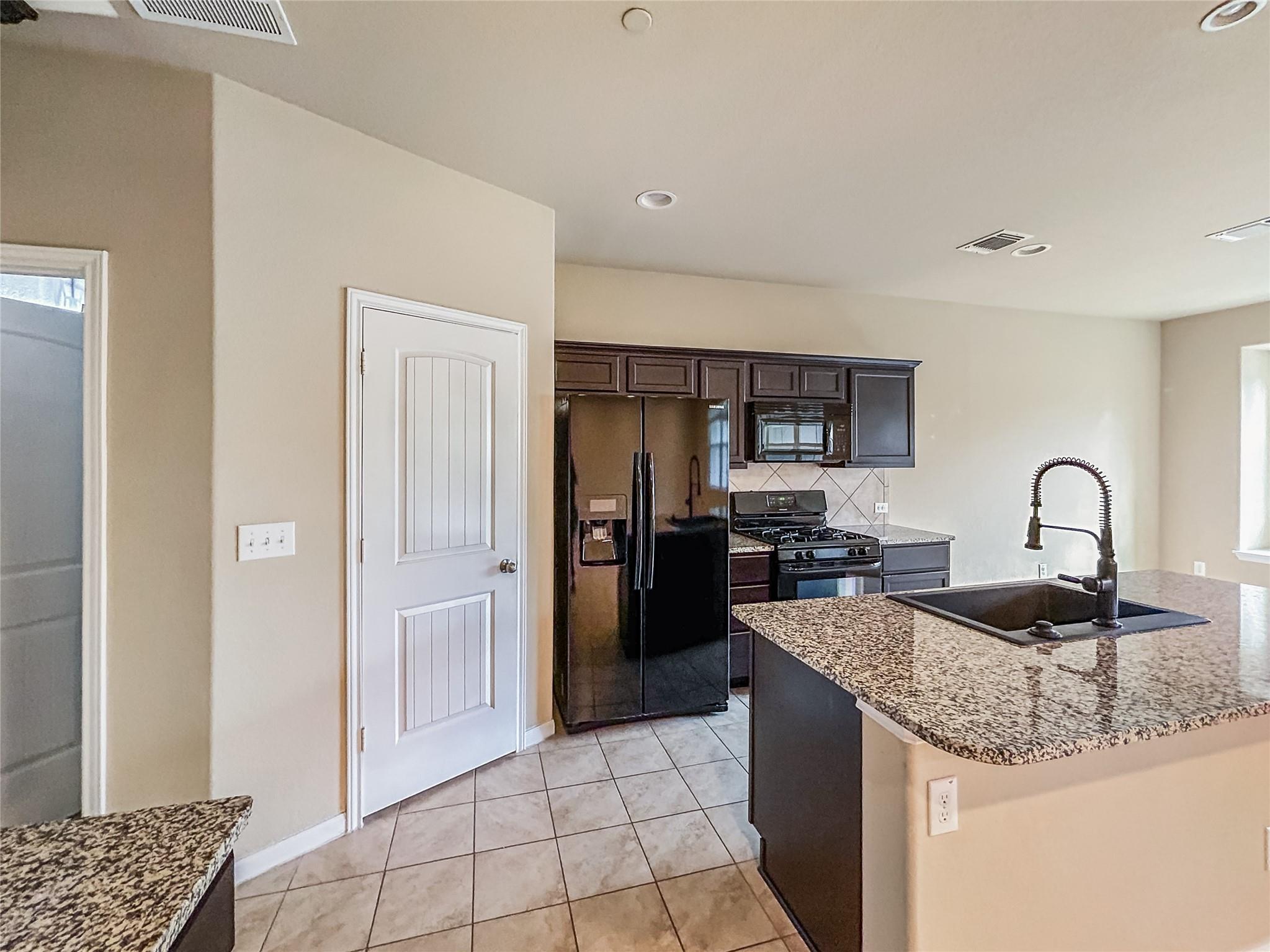 2880 Donnell Dr # 3302, Round Rock, TX 78664