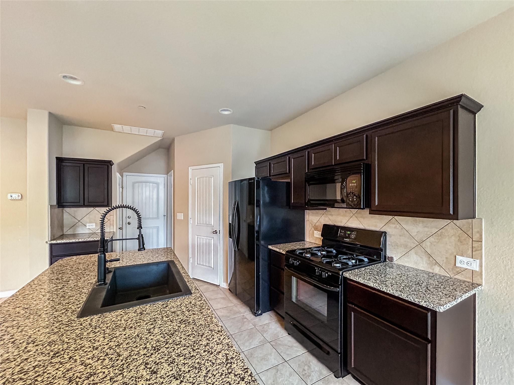 2880 Donnell Dr # 3302, Round Rock, TX 78664