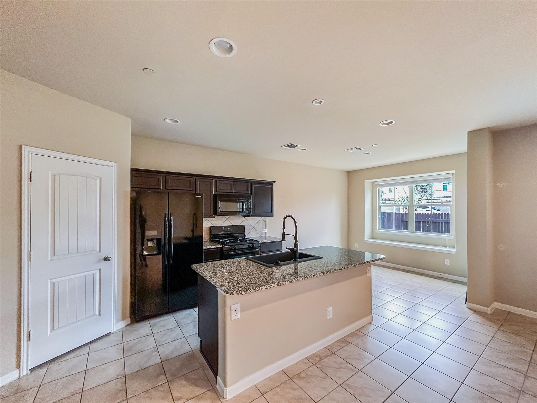 2880 Donnell Dr # 3302, Round Rock, TX 78664