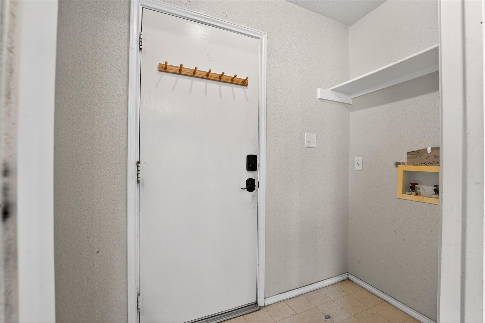 152 Eagle Dr, Luling, TX 78648