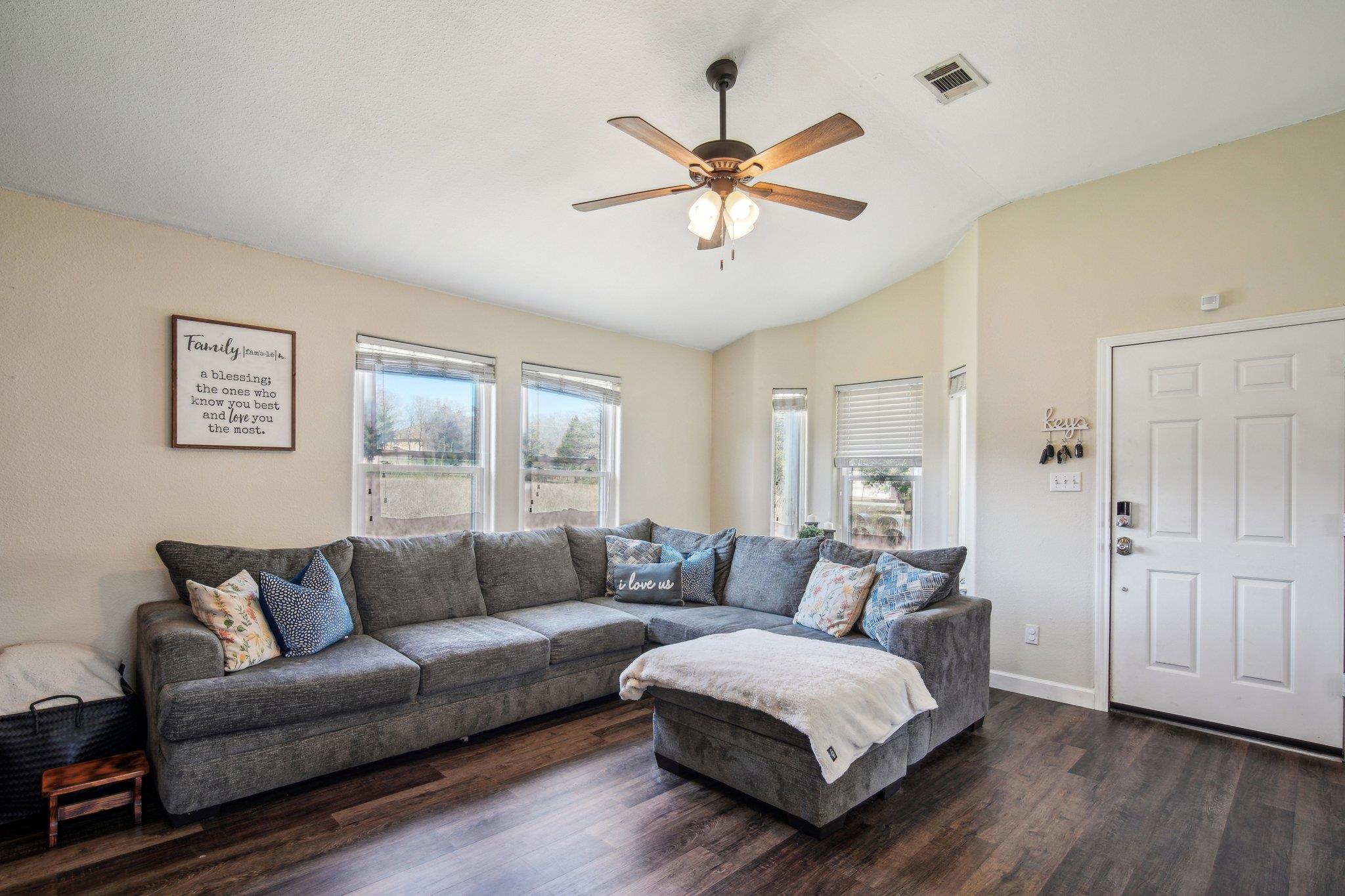 107 Hawea Ln, Bastrop, TX 78602