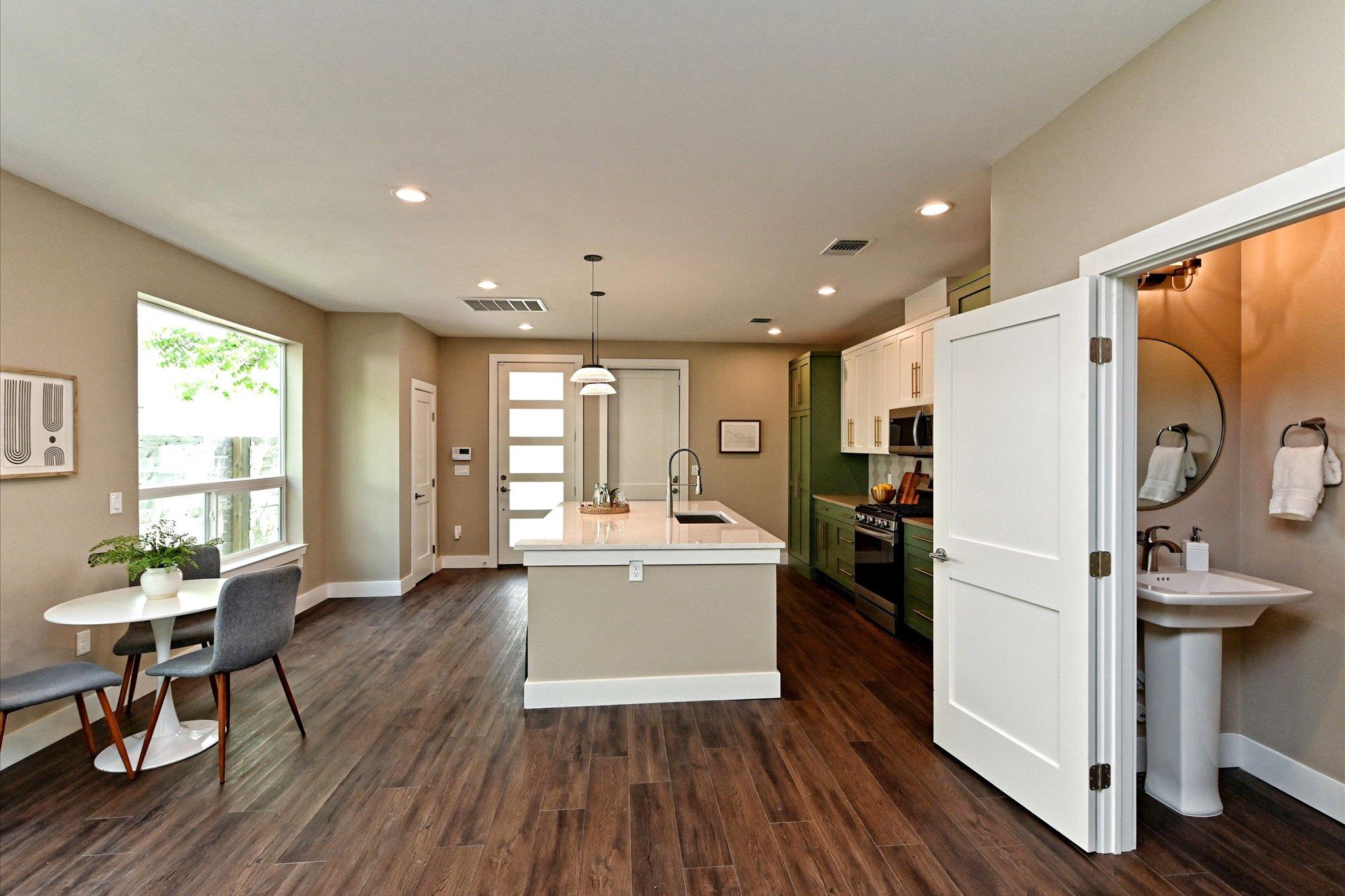 1202 Cometa St # B, Austin, TX 78721