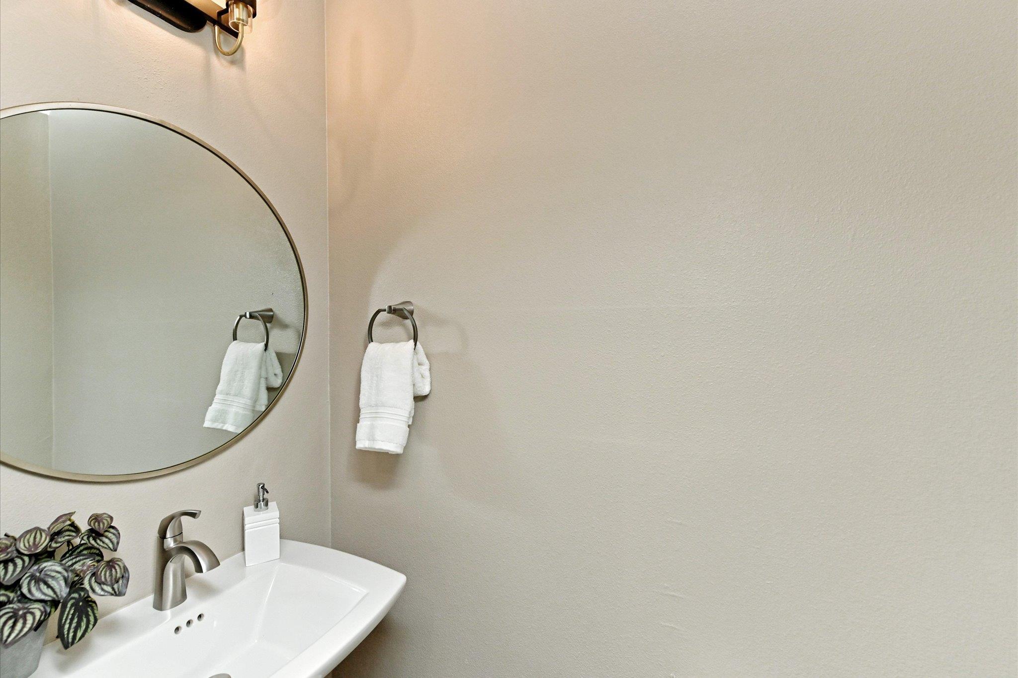 1202 Cometa St # B, Austin, TX 78721