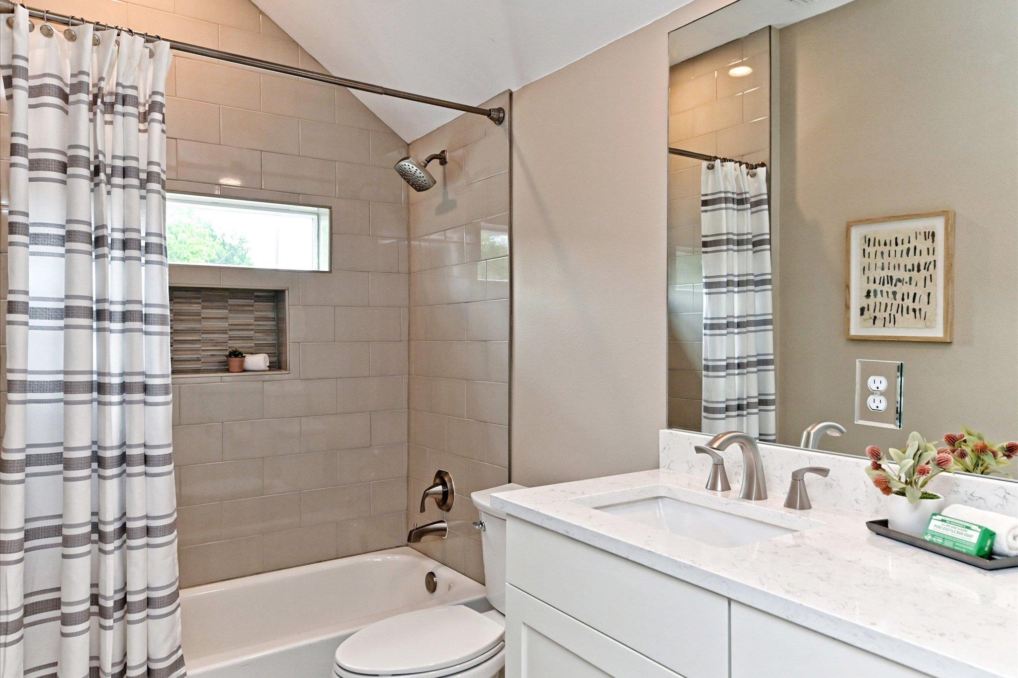 1202 Cometa St # B, Austin, TX 78721