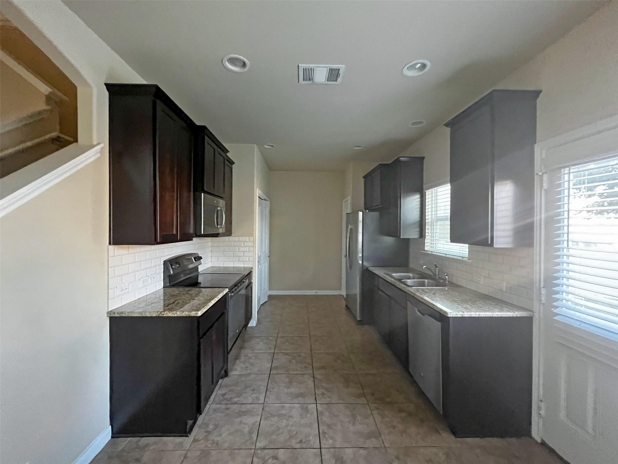 928 Lost Pines Ln, Cedar Park, TX 78613
