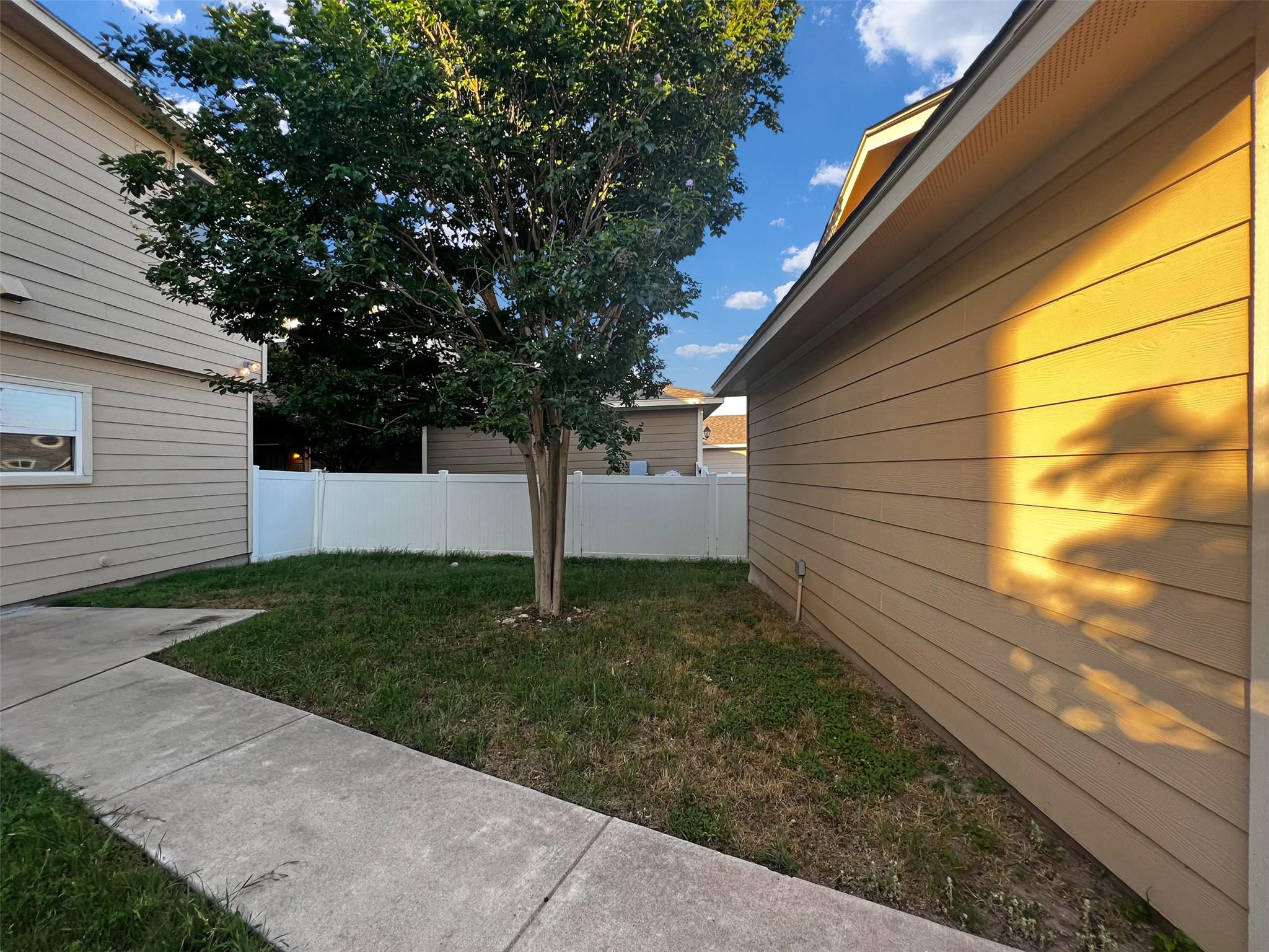 928 Lost Pines Ln, Cedar Park, TX 78613