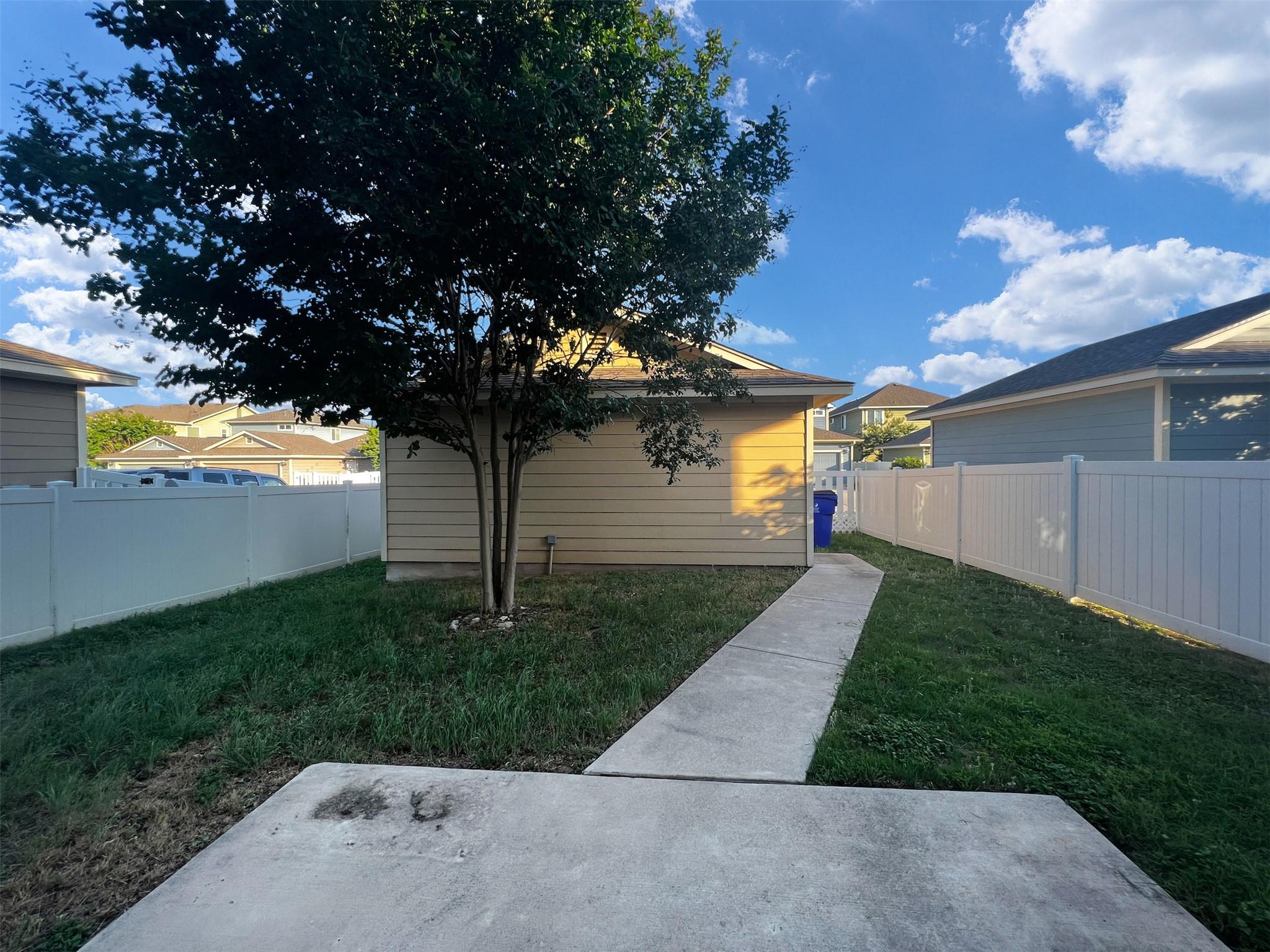 928 Lost Pines Ln, Cedar Park, TX 78613