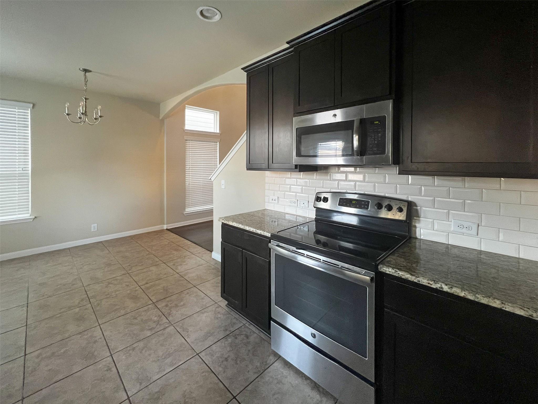 928 Lost Pines Ln, Cedar Park, TX 78613