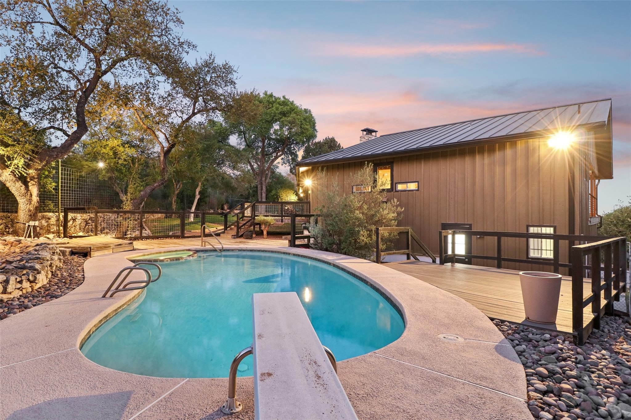 714 Starcrest Dr, New Braunfels, TX 78130