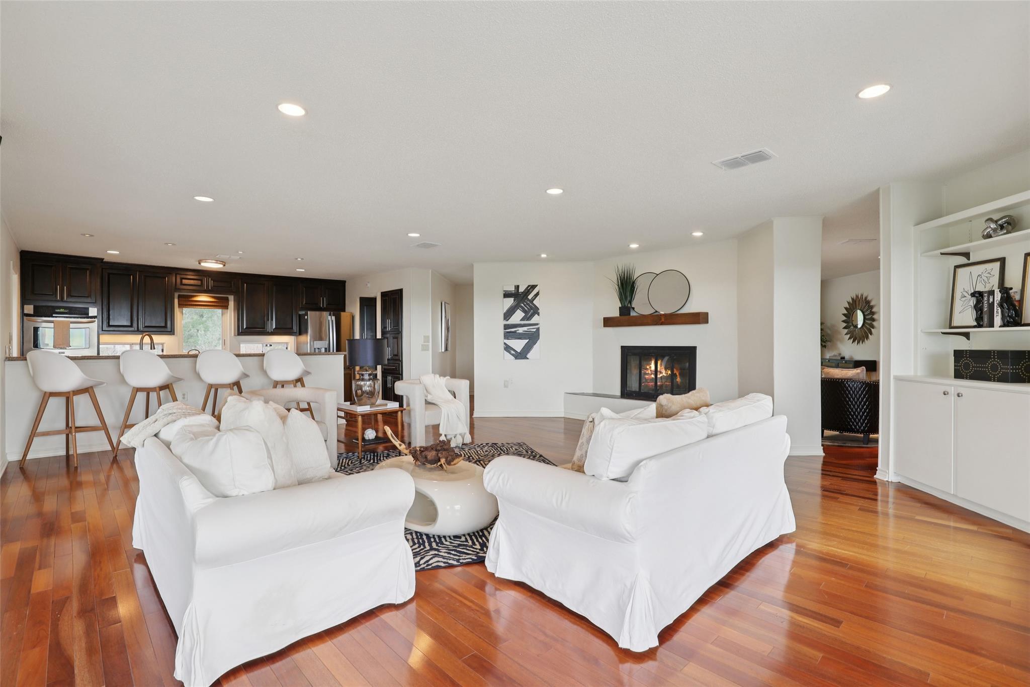 714 Starcrest Dr, New Braunfels, TX 78130