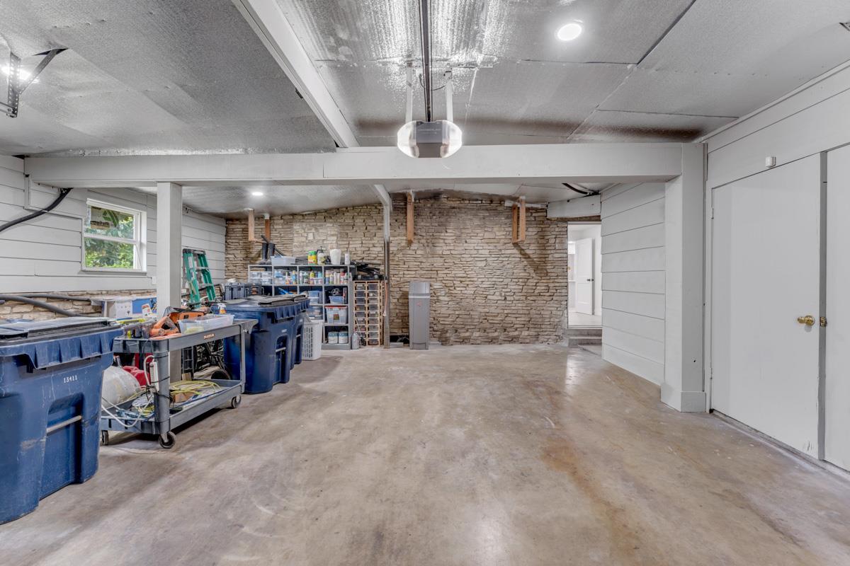 407 E Kerr St, Burnet, TX 78611