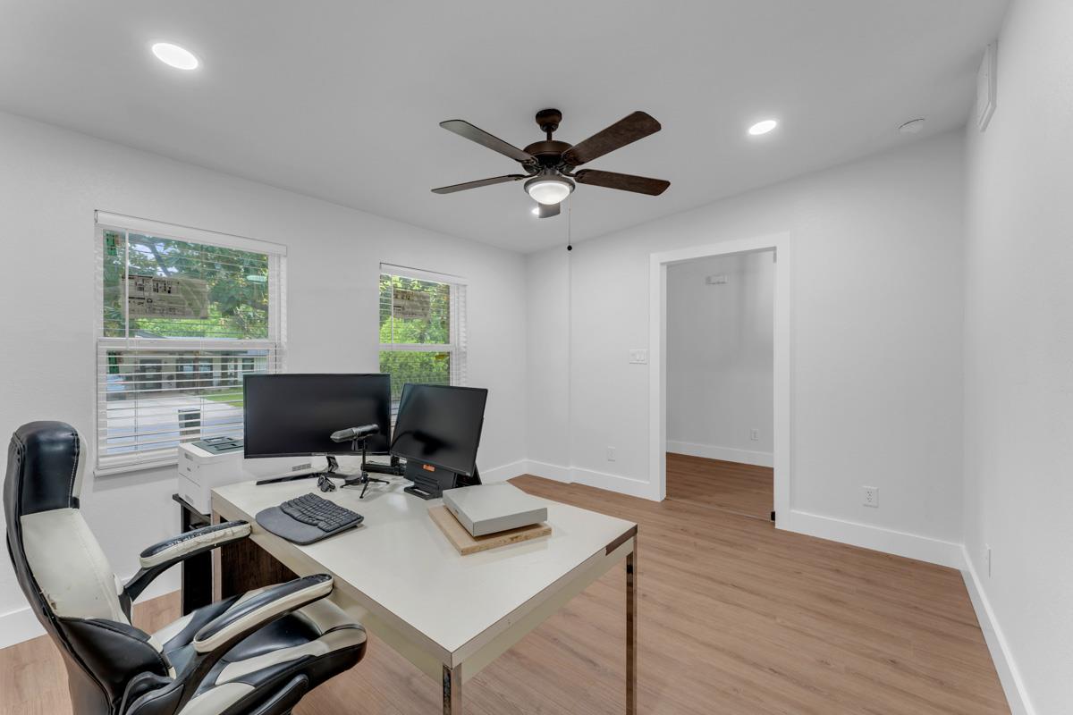 407 E Kerr St, Burnet, TX 78611