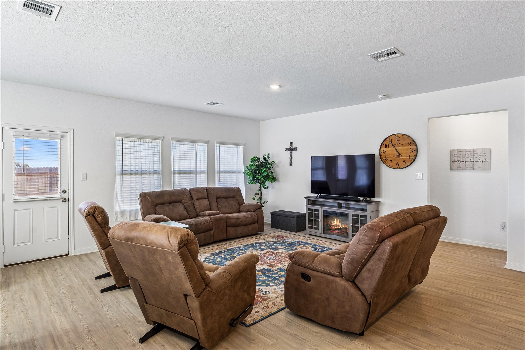 5801 Musquiz Rdg, Seguin, TX 78155