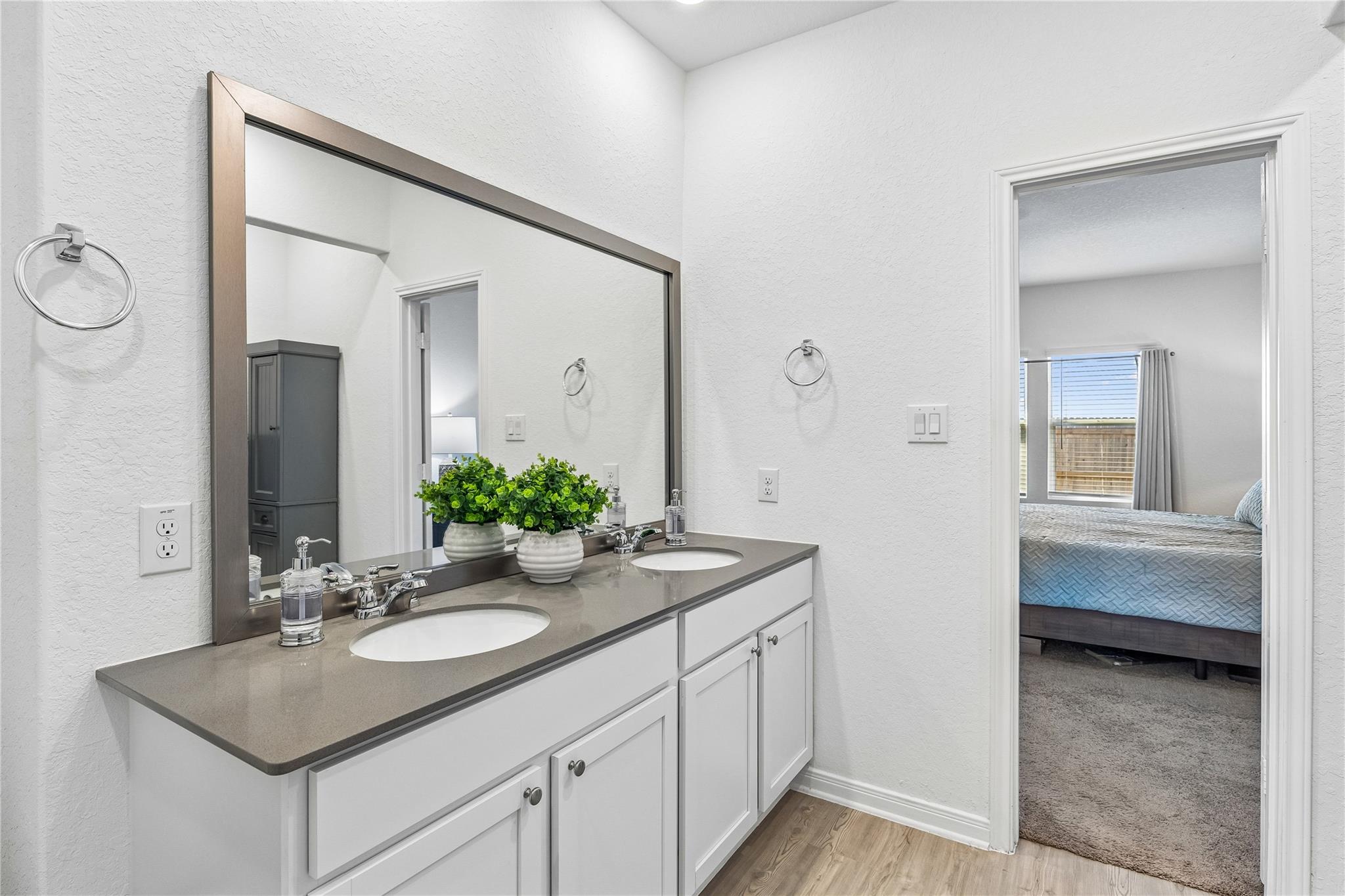5801 Musquiz Rdg, Seguin, TX 78155
